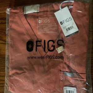 Figs scrub top NWT